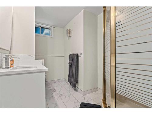 891 Pinecliff Drive Ne, Calgary, AB - Indoor Photo Showing Laundry Room