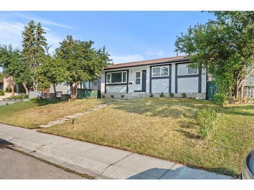 891 Pinecliff Drive Ne, Calgary, AB - Outdoor