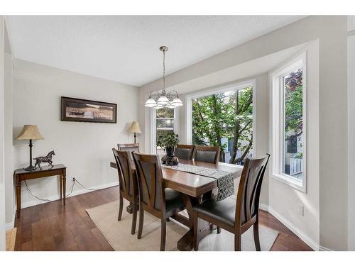 203 Edgedale Gardens Nw, Calgary, AB - Indoor Photo Showing Dining Room