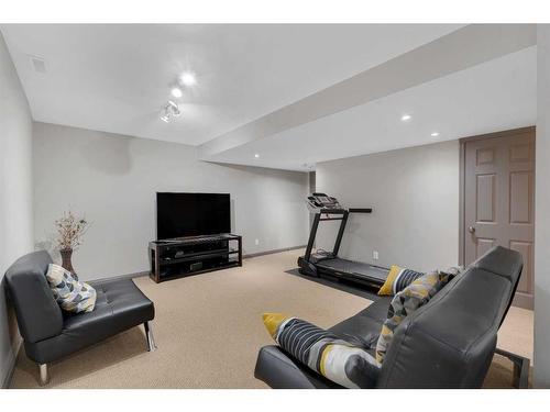 203 Edgedale Gardens Nw, Calgary, AB - Indoor Photo Showing Gym Room