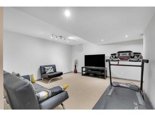 203 Edgedale Gardens Nw, Calgary, AB - Indoor