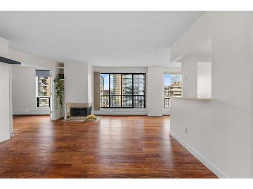 801-1323 15 Avenue Sw, Calgary, AB - Indoor Photo Showing Living Room