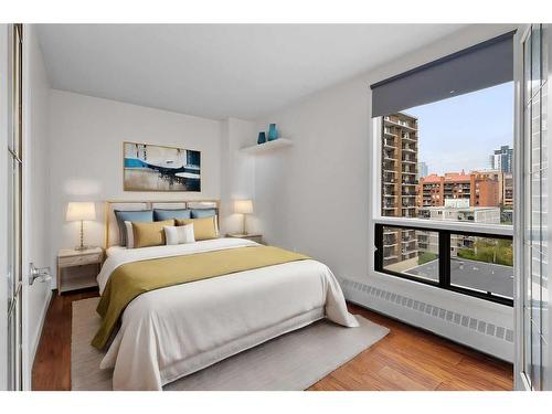 801-1323 15 Avenue Sw, Calgary, AB - Indoor Photo Showing Bedroom