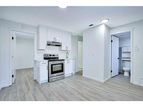 7994 Laguna Way Ne, Calgary, AB - Indoor Photo Showing Kitchen