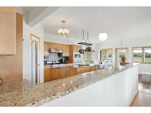 386109 128 Street West, Rural Foothills County, AB - Indoor Photo Showing Kitchen