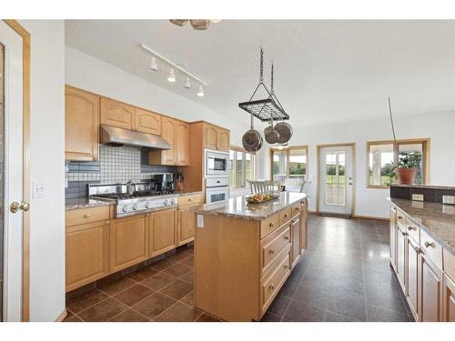 386109 128 Street West, Rural Foothills County, AB - Indoor Photo Showing Kitchen