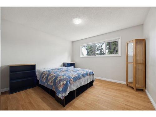 2407 37 Street Se, Calgary, AB - Indoor Photo Showing Bedroom