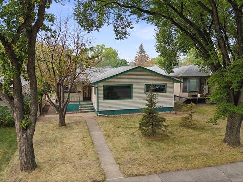 2407 37 Street Se, Calgary, AB - Outdoor