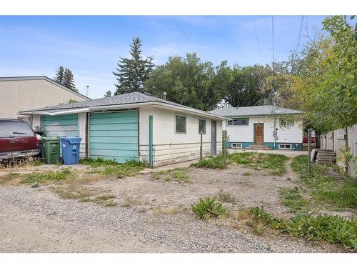 2407 37 Street Se, Calgary, AB - Outdoor