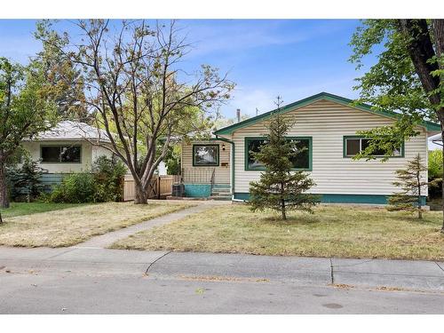 2407 37 Street Se, Calgary, AB - Outdoor