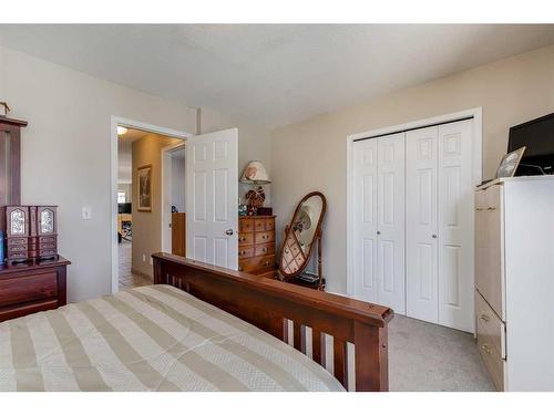 108 Martinglen Mews Ne, Calgary, AB - Indoor Photo Showing Bedroom