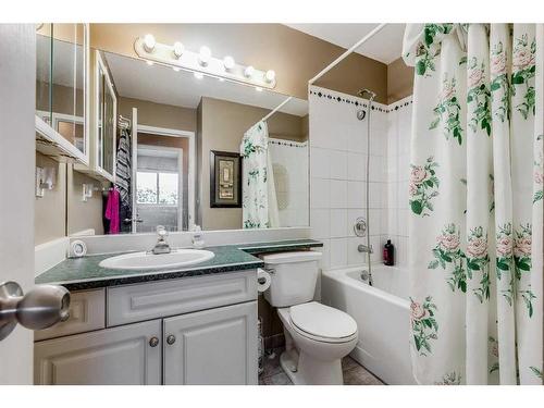 108 Martinglen Mews Ne, Calgary, AB - Indoor Photo Showing Bathroom