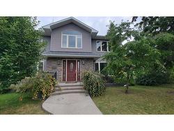 2824 24 Street NW Calgary, AB T2M 3Z3