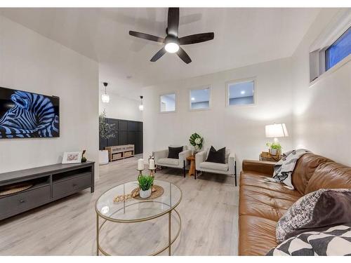 11 Seton Gardens Se, Calgary, AB - Indoor Photo Showing Living Room