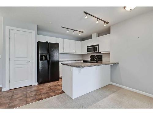 213-30 Cranfield Link Se, Calgary, AB - Indoor Photo Showing Kitchen