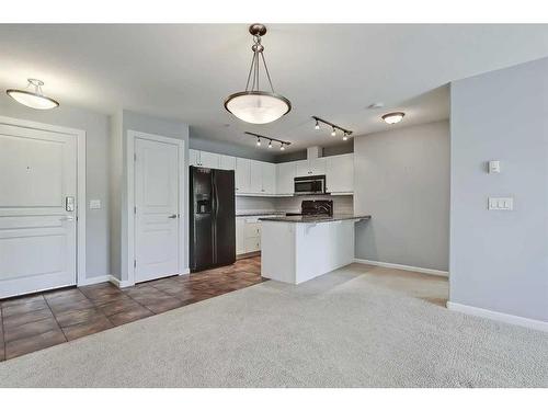 213-30 Cranfield Link Se, Calgary, AB - Indoor Photo Showing Kitchen