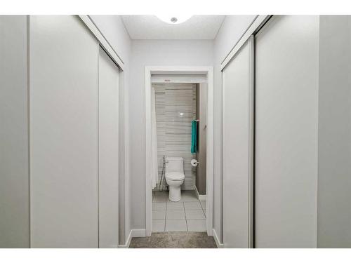 99 Chaparral Point Se, Calgary, AB - Indoor Photo Showing Bathroom