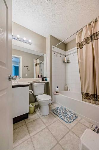 11194 Hidden Valley Drive Nw, Calgary, AB - Indoor Photo Showing Bathroom