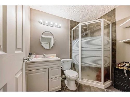 11194 Hidden Valley Drive Nw, Calgary, AB - Indoor Photo Showing Bathroom