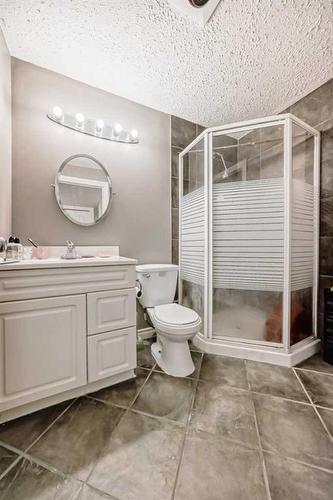 11194 Hidden Valley Drive Nw, Calgary, AB - Indoor Photo Showing Bathroom