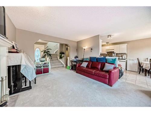 11194 Hidden Valley Drive Nw, Calgary, AB - Indoor Photo Showing Living Room