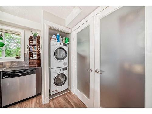 202-1908 11 Avenue Sw, Calgary, AB - Indoor Photo Showing Laundry Room