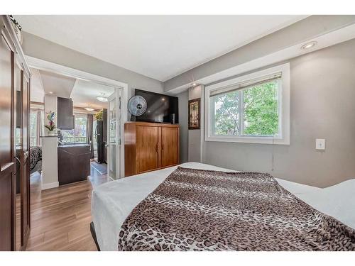 202-1908 11 Avenue Sw, Calgary, AB - Indoor Photo Showing Bedroom