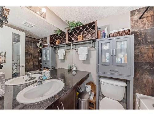 202-1908 11 Avenue Sw, Calgary, AB - Indoor Photo Showing Bathroom