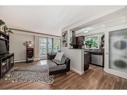 202-1908 11 Avenue Sw, Calgary, AB - Indoor Photo Showing Living Room