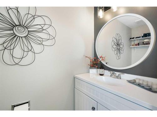 102-1516 11 Avenue Sw, Calgary, AB - Indoor Photo Showing Bathroom