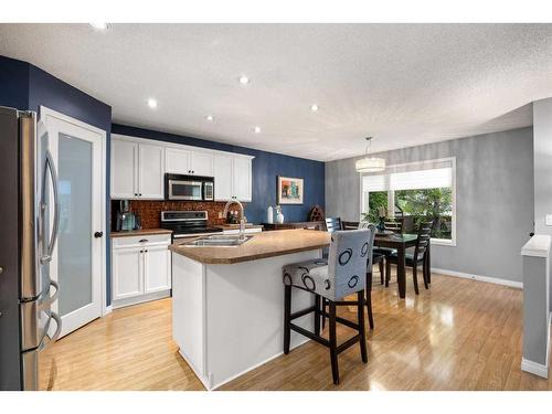 152 Chaparral Crescent Se, Calgary, AB - Indoor Photo Showing Kitchen