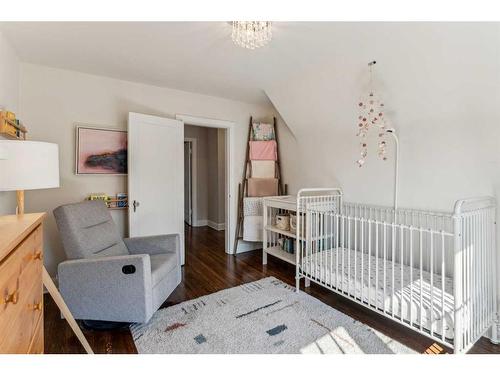 1610 Scotland Street Sw, Calgary, AB - Indoor Photo Showing Bedroom