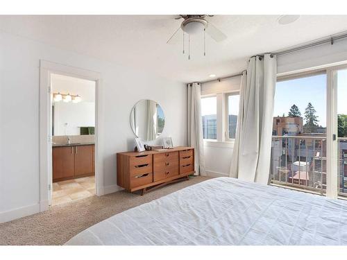 1716 35 Avenue Sw, Calgary, AB - Indoor Photo Showing Bedroom