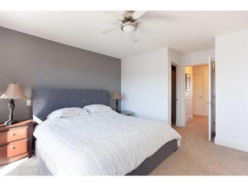 1716 35 Avenue Sw, Calgary, AB - Indoor Photo Showing Bedroom