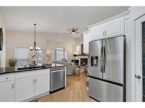 358 Mountain Park Drive Se, Calgary, AB - Indoor Photo Showing Kitchen With Upgraded Kitchen