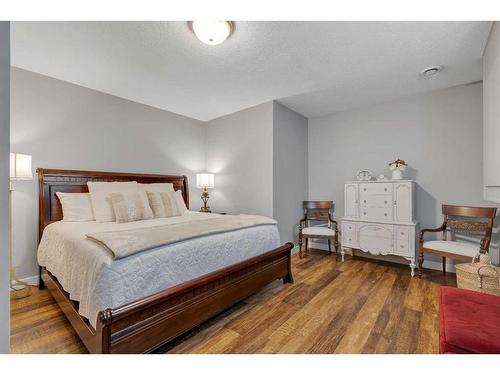 358 Mountain Park Drive Se, Calgary, AB - Indoor Photo Showing Bedroom