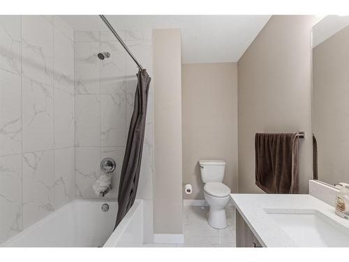 406-95 Skyview Close Ne, Calgary, AB - Indoor Photo Showing Bathroom