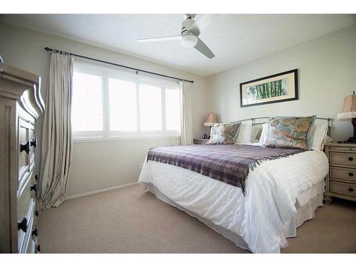 52 Everglen Way Sw, Calgary, AB - Indoor Photo Showing Bedroom