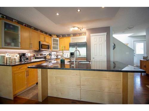 52 Everglen Way Sw, Calgary, AB - Indoor Photo Showing Kitchen