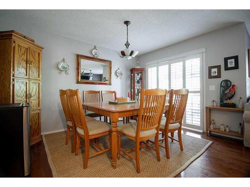 52 Everglen Way Sw, Calgary, AB - Indoor Photo Showing Dining Room