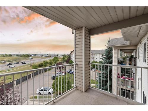 426-1717 60 Street Se, Calgary, AB - Outdoor With Balcony With Exterior