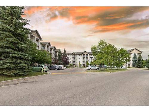 426-1717 60 Street Se, Calgary, AB - Outdoor