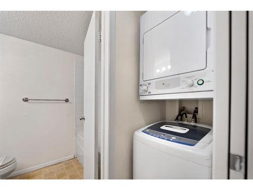 426-1717 60 Street Se, Calgary, AB - Indoor Photo Showing Laundry Room