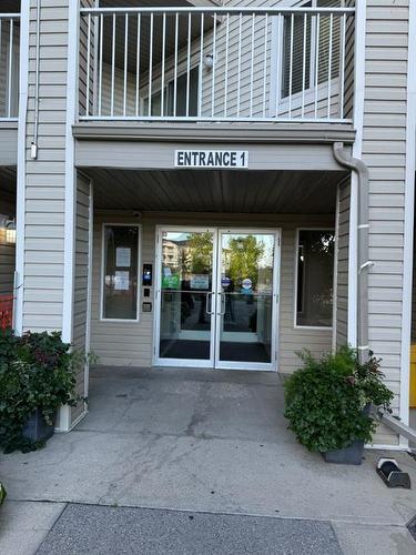 426-1717 60 Street Se, Calgary, AB - Outdoor