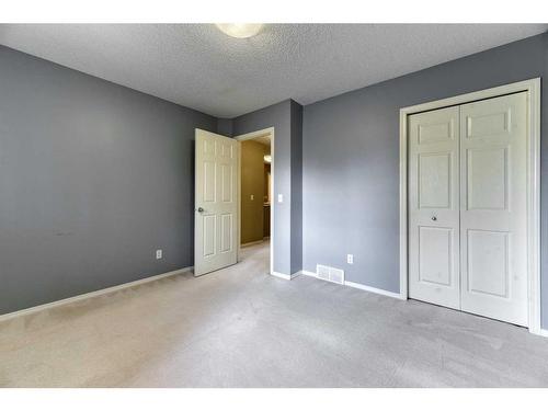 55 Bridlepost Green Sw, Calgary, AB - Indoor