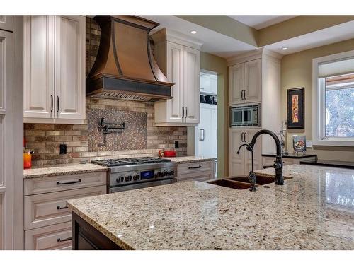 915 24 Avenue Nw, Calgary, AB - Indoor Photo Showing Kitchen With Double Sink With Upgraded Kitchen