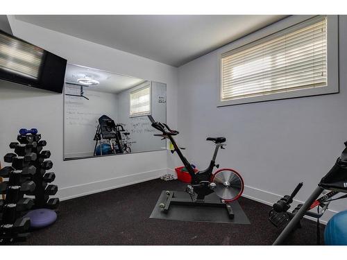 915 24 Avenue Nw, Calgary, AB - Indoor Photo Showing Gym Room