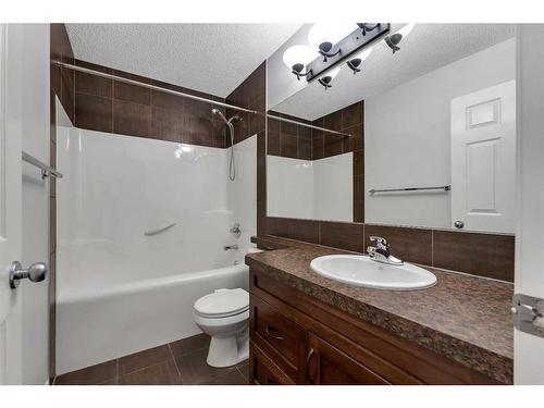 931 Auburn Bay Boulevard Se, Calgary, AB - Indoor Photo Showing Bathroom