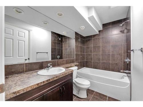 931 Auburn Bay Boulevard Se, Calgary, AB - Indoor Photo Showing Bathroom