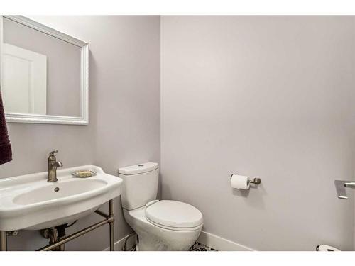 2720 Richmond Road Sw, Calgary, AB - Indoor Photo Showing Bathroom